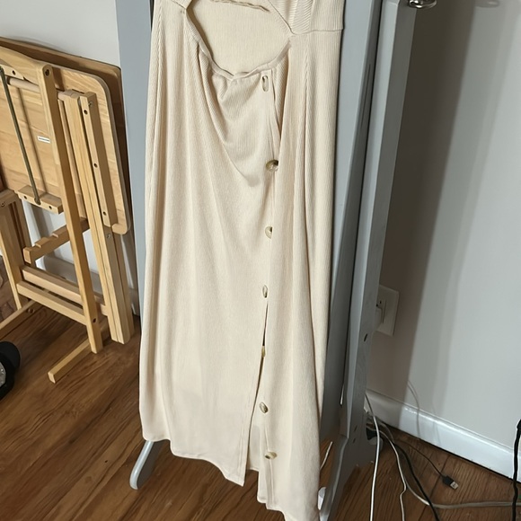 Nude Cutout Knotted Midi Dress size Large - Picture 5 of 5